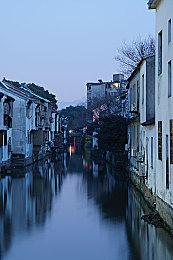 《星空》官方公布游戏内四种食物：外星虫子嘎嘣脆